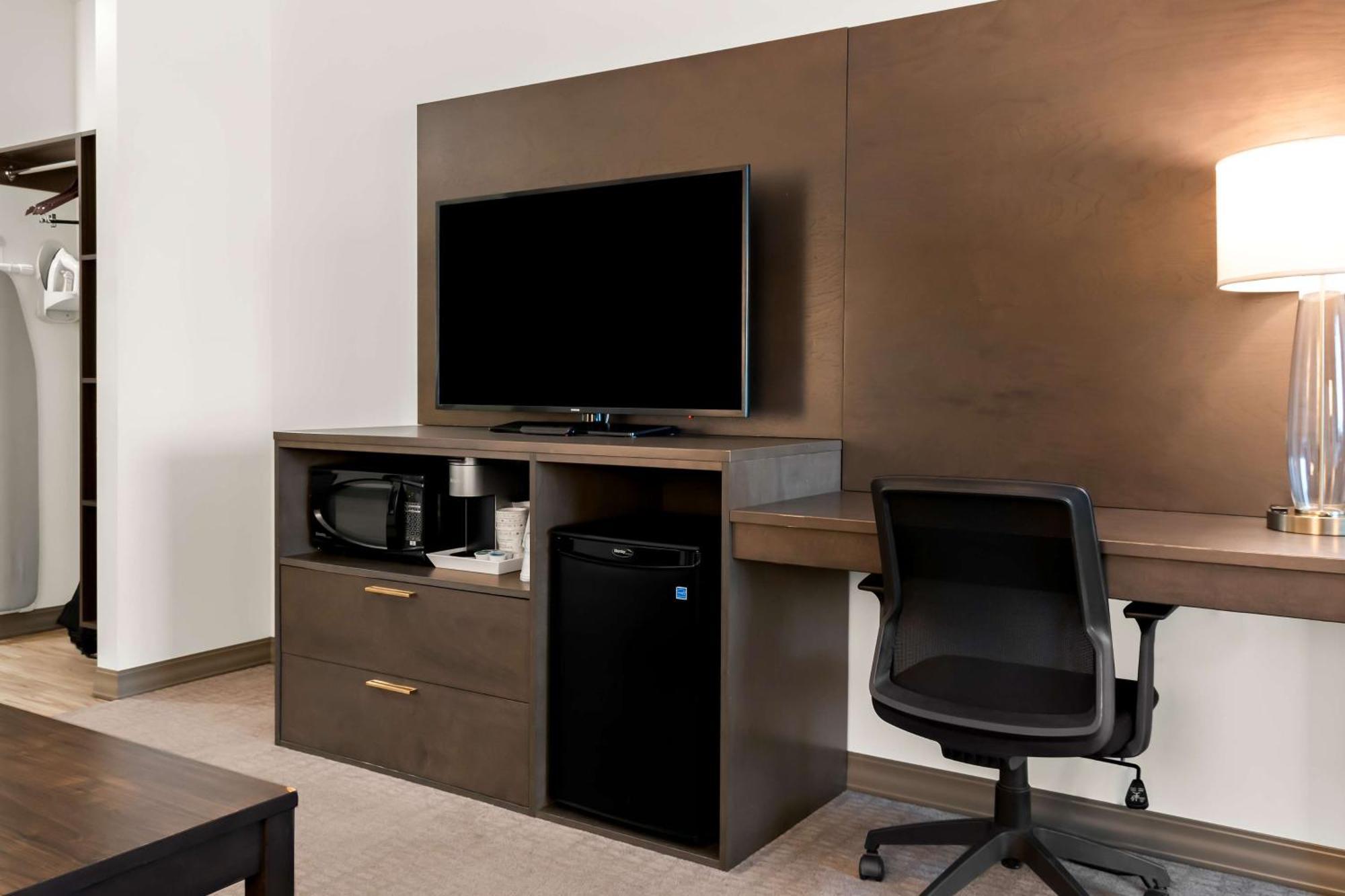 Best Western Plus Morden Екстериор снимка