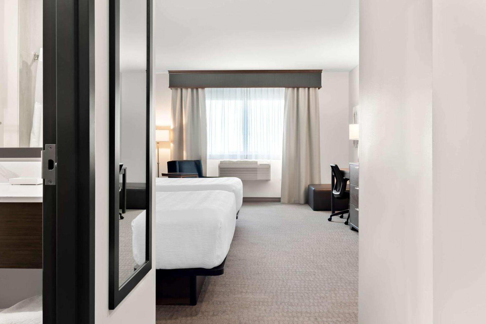 Best Western Plus Morden Екстериор снимка
