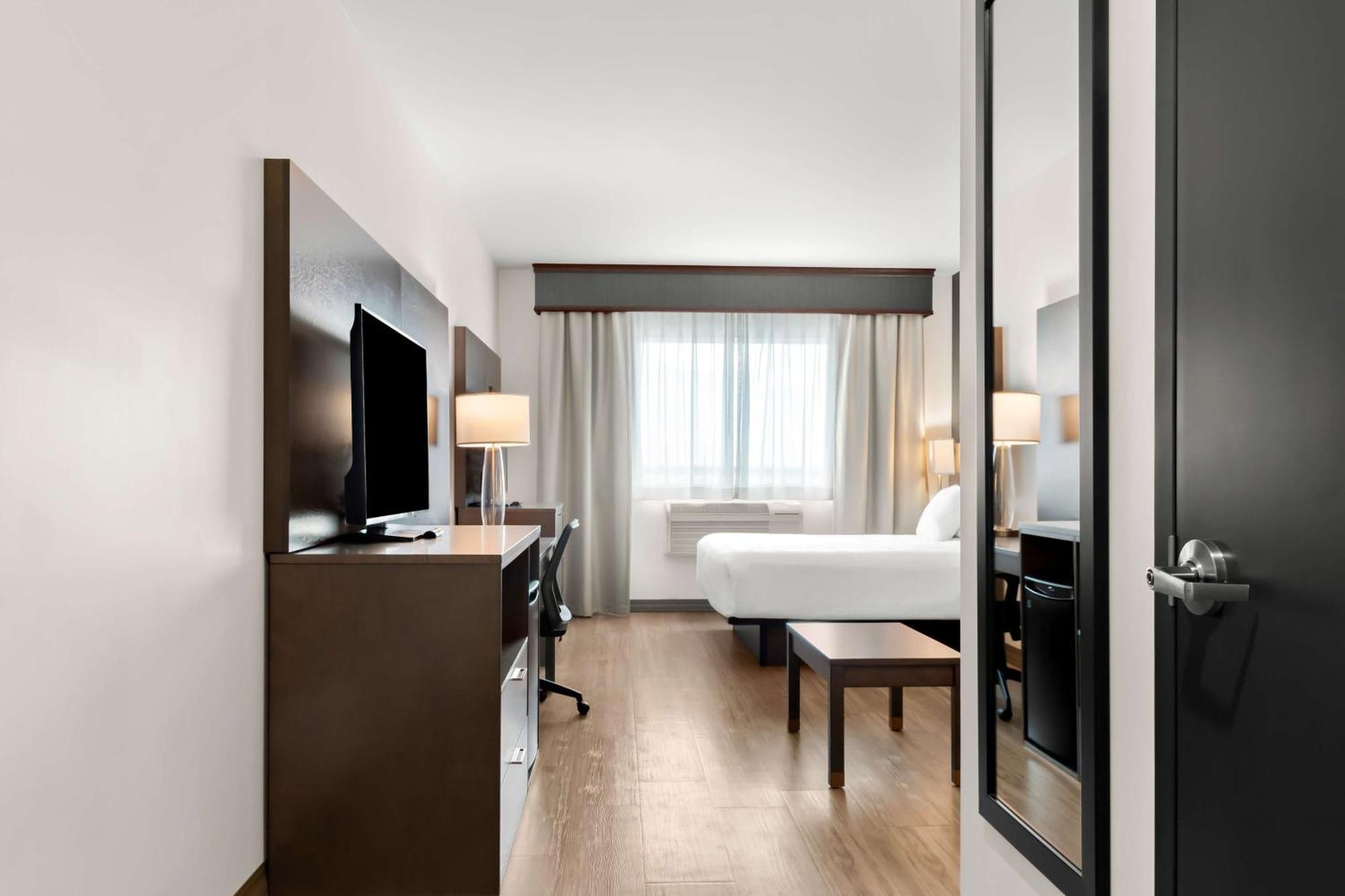 Best Western Plus Morden Екстериор снимка