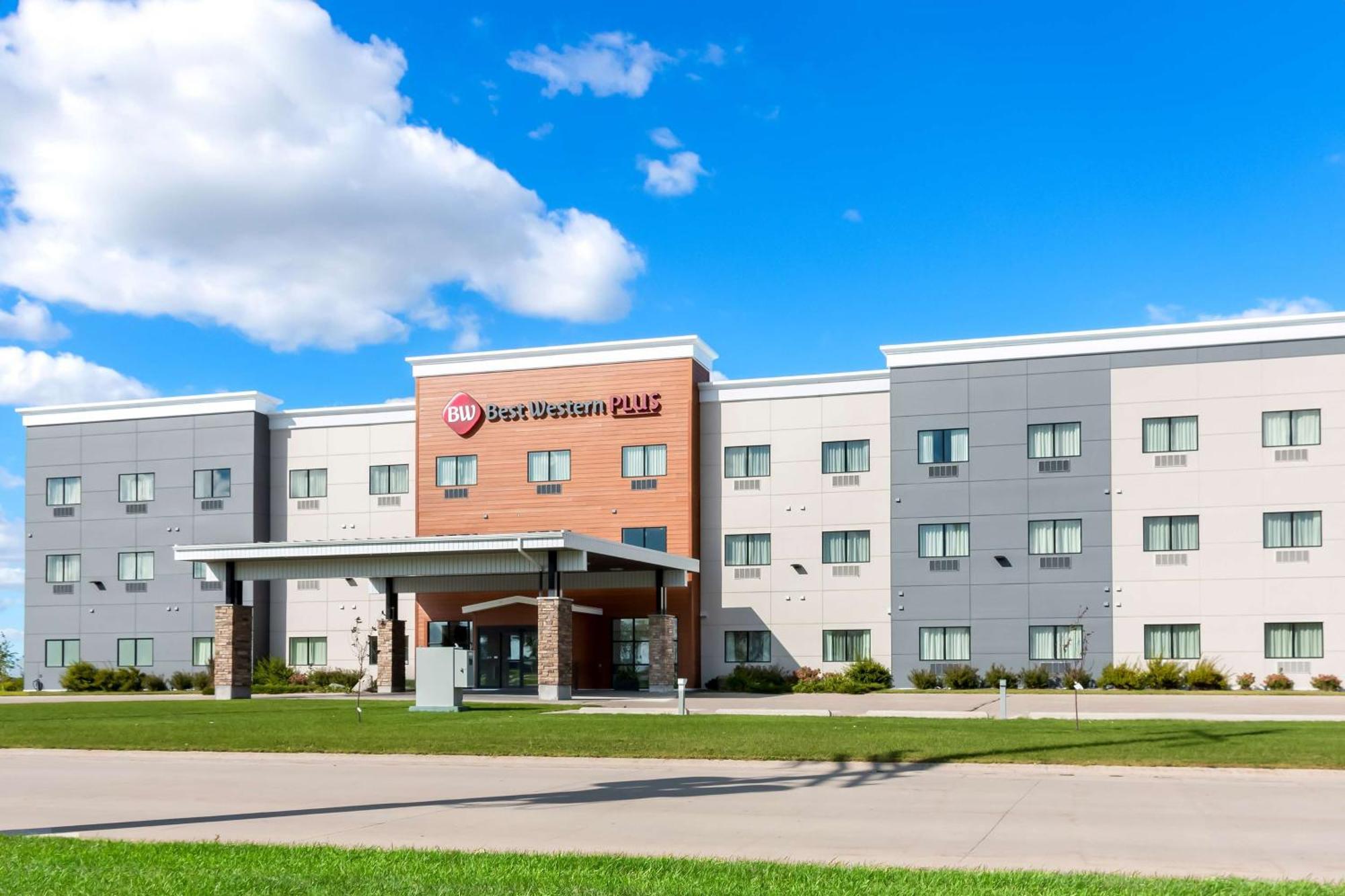 Best Western Plus Morden Екстериор снимка